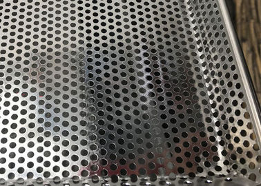 Metal la bandeja perforada 304 de la malla del deshidratador de la bandeja de la hornada del horno de la pulgada 18x26