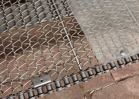 Un buen precio. Cinturón transportador de acero inoxidable resistente al calor para material pequeño en línea