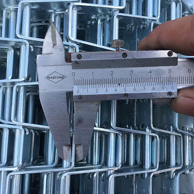 Un buen precio. Alambre galvanizado panal Mesh Conveyor Belt de la placa en línea