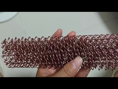 Cortina de malla metálica Acabado bronce Separadores de ambientes de malla de alambre colgante para techo