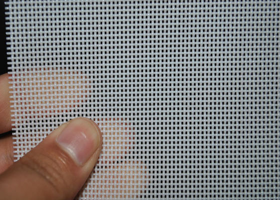 El blanco 2 vertió la tela material de la malla de la armadura llana para el transportador, servicio del ODM del OEM