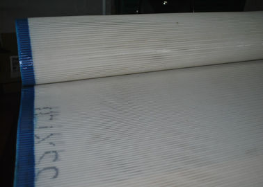 Un buen precio. Correa 100% de la malla del poliéster de la resistencia térmica para el secador del transportador, color blanco en línea