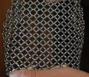 Un buen precio. Limpiador del hardware del arrabio de la cocina del depurador de Chainmail del acero inoxidable 304 7 * 7 pulgadas en línea
