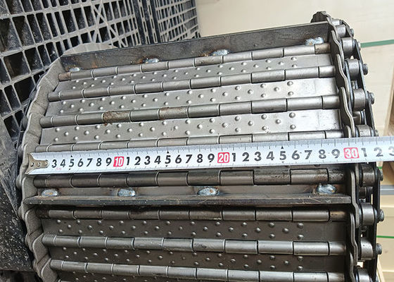 Cinturón transportador de placa de acero al carbono de 3 mm de espesor con deflector para limpiador de astillas