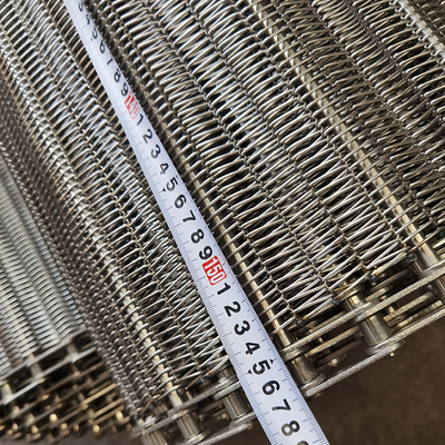 Un buen precio. Cinturón transportador de acero inoxidable 304 profesional con malla de alambre espiral conducido por cadena para industrias de secado de congelador de alimentos en línea