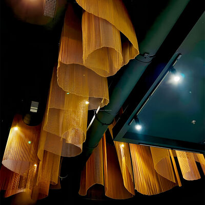 Un buen precio. Cortina de aluminio del techo de diverso color de la malla de alambre de la cota de malla de la red decorativa de la malla de la alambrada en línea