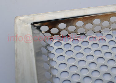 Un buen precio. tamaño grande perforado de la bandeja de la bandeja del horno del horno de la bandeja de la malla de alambre de la pulgada 18x26 en línea
