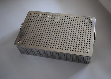 Un buen precio. Cesta perforada médica los 38x30x5cm de la esterilización de la hoja de metal del acero inoxidable en línea