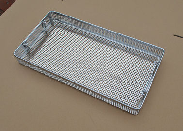 Un buen precio. Cesta de alambre perforada de metal de la desinfección de la perforación rectangular para el hospital usando en línea