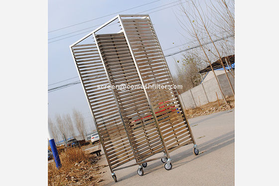 Un buen precio. Ss201 304 1.5m m Tray Rack Trolley With Casters en línea